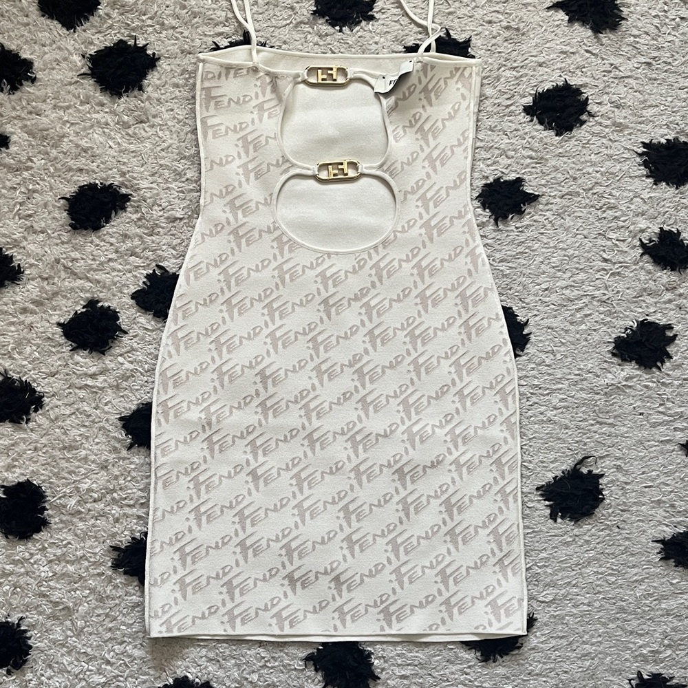 Fendi white reversible viscose sheath dress (no size tag but XS/0) - Picture 8 of 16
